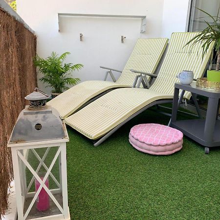 Modern Studio On The Beach Такоронте Екстериор снимка