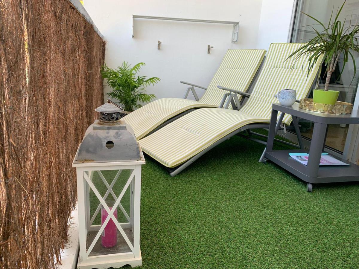 Modern Studio On The Beach Такоронте Екстериор снимка